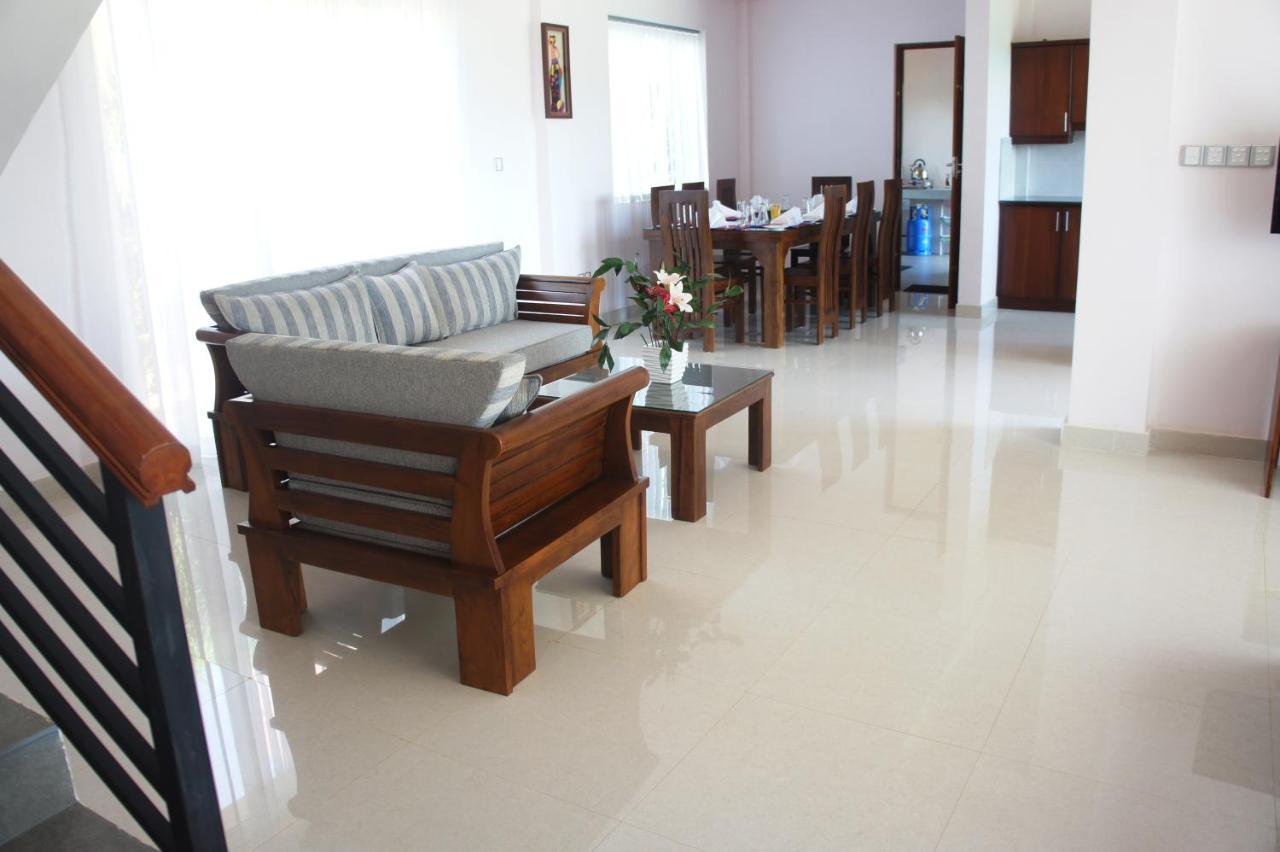 נוארה אליה J'S Villa מראה חיצוני תמונה